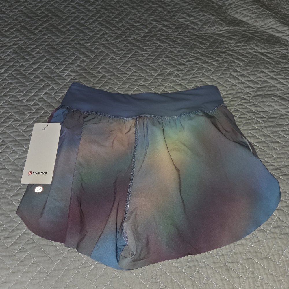 Lululemon Chicago Marathon 25 Shorts - Picture 3 of 3
